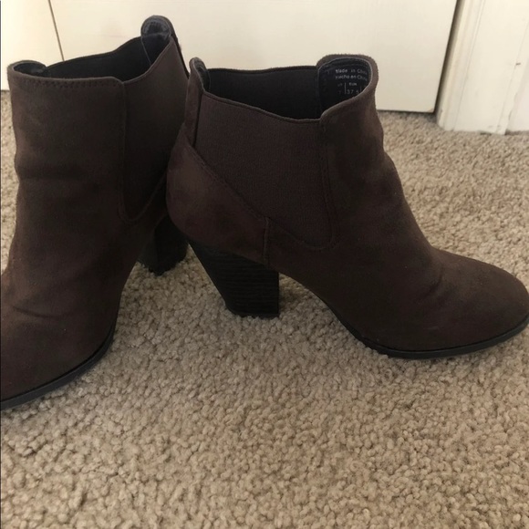 Booties, Size 7 - Picture 2 of 3
